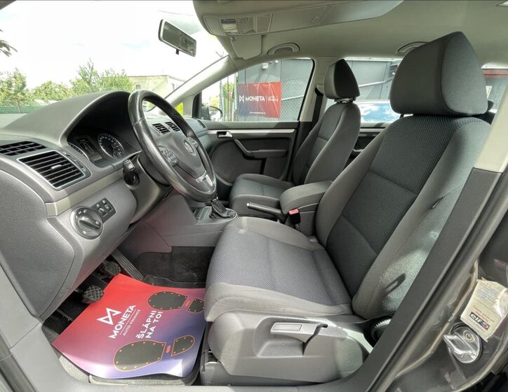 Volkswagen Touran MPV 1,6 l 66 kw