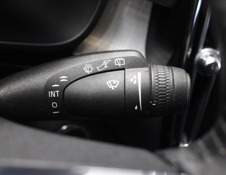 Volvo XC40 SUV / Terénní 2,0 l 182 kw