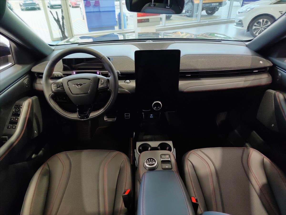 Ford Mustang Mach-E SUV 0,0 198 kw
