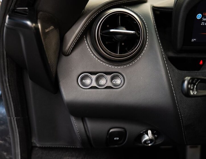 McLaren 720S Kupé 4,0 l 530 kw