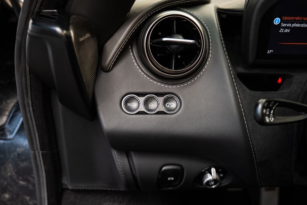 McLaren 720S Kupé 4,0 l 530 kw