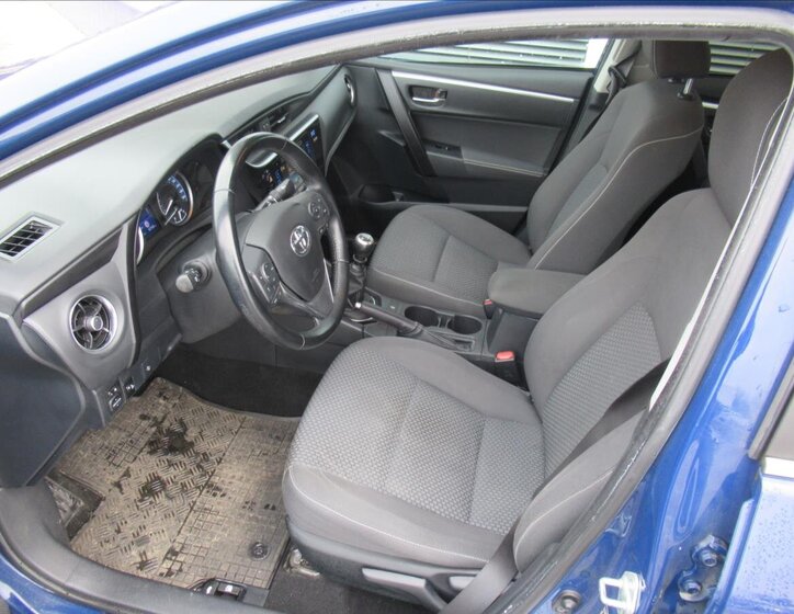 Toyota Corolla Sedan 1,6 l 97 kw