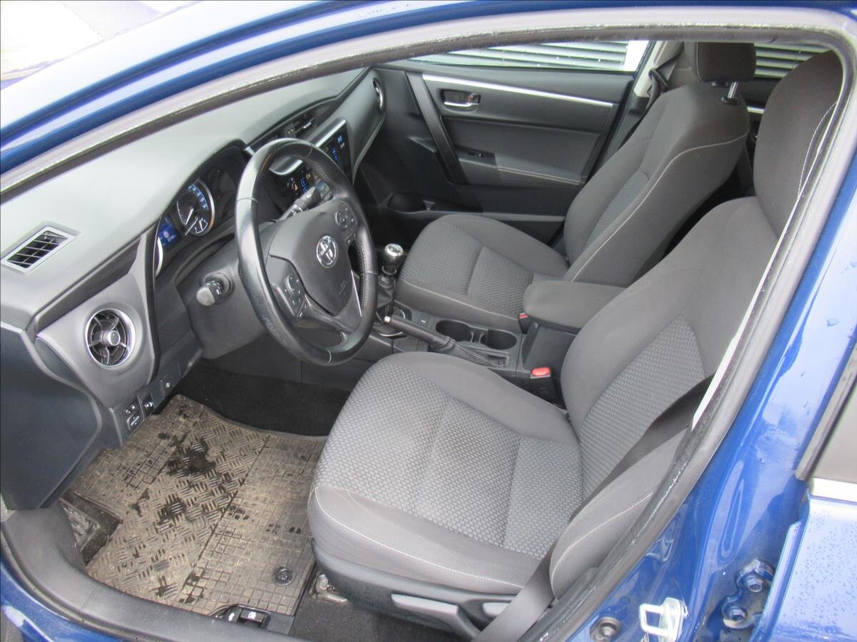 Toyota Corolla Sedan 1,6 l 97 kw