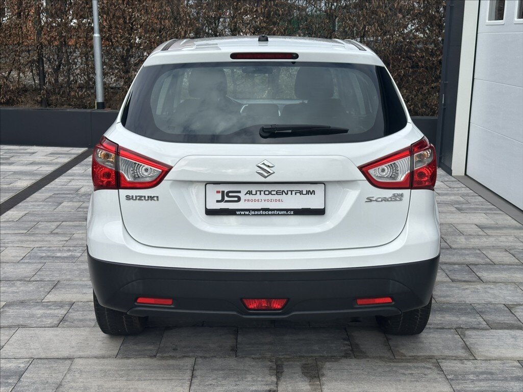Suzuki S-Cross Hatchback 998,0 82 kw