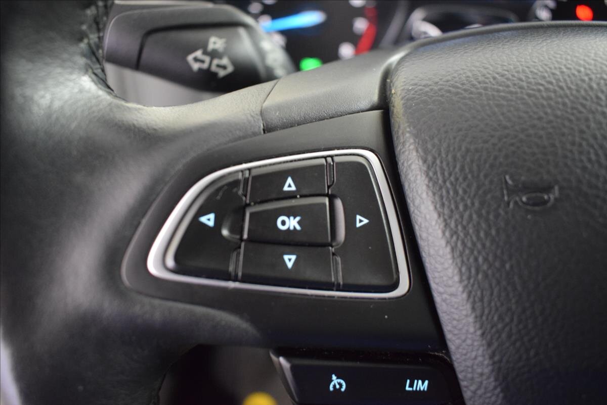 Ford Focus Kombi 999,0 92 kw