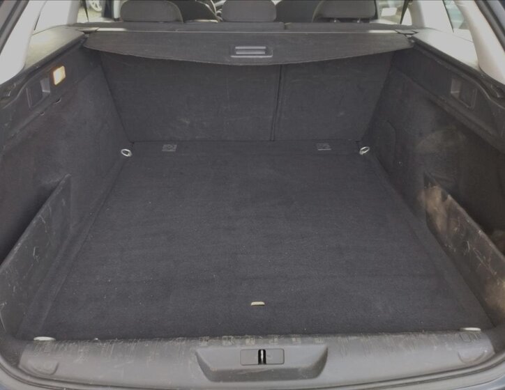 Peugeot 308 Kombi 1,6 l 73 kw