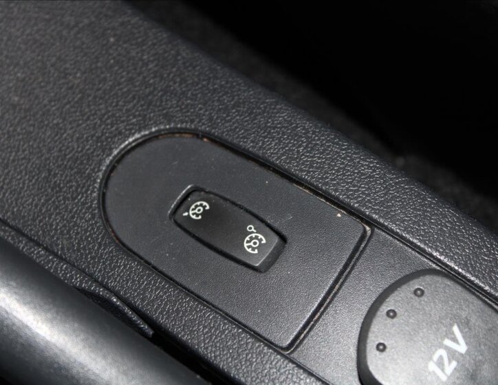 Renault Clio Hatchback 1,1 l 55 kw