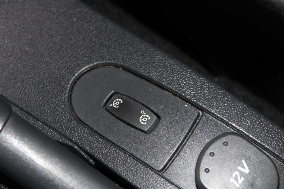 Renault Clio Hatchback 1,1 l 55 kw