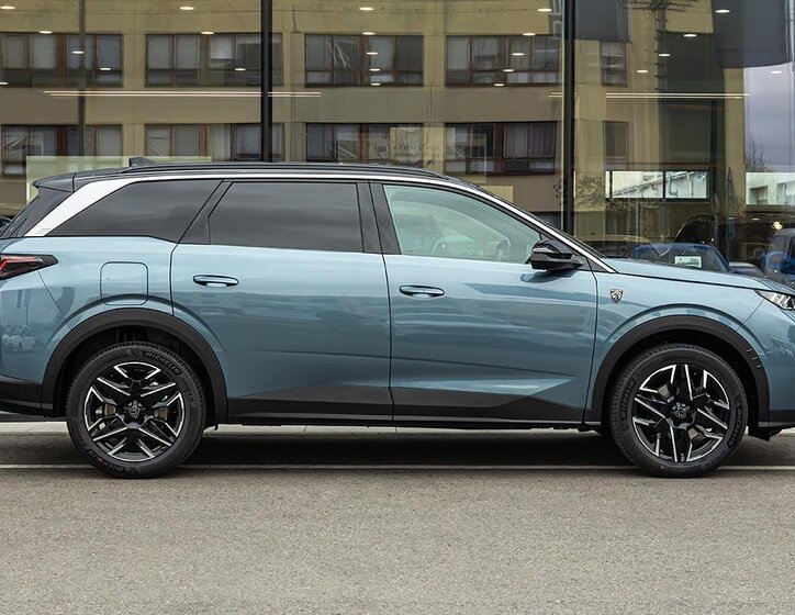 Peugeot 5008 SUV / Terénní 1,2 l 107 kw