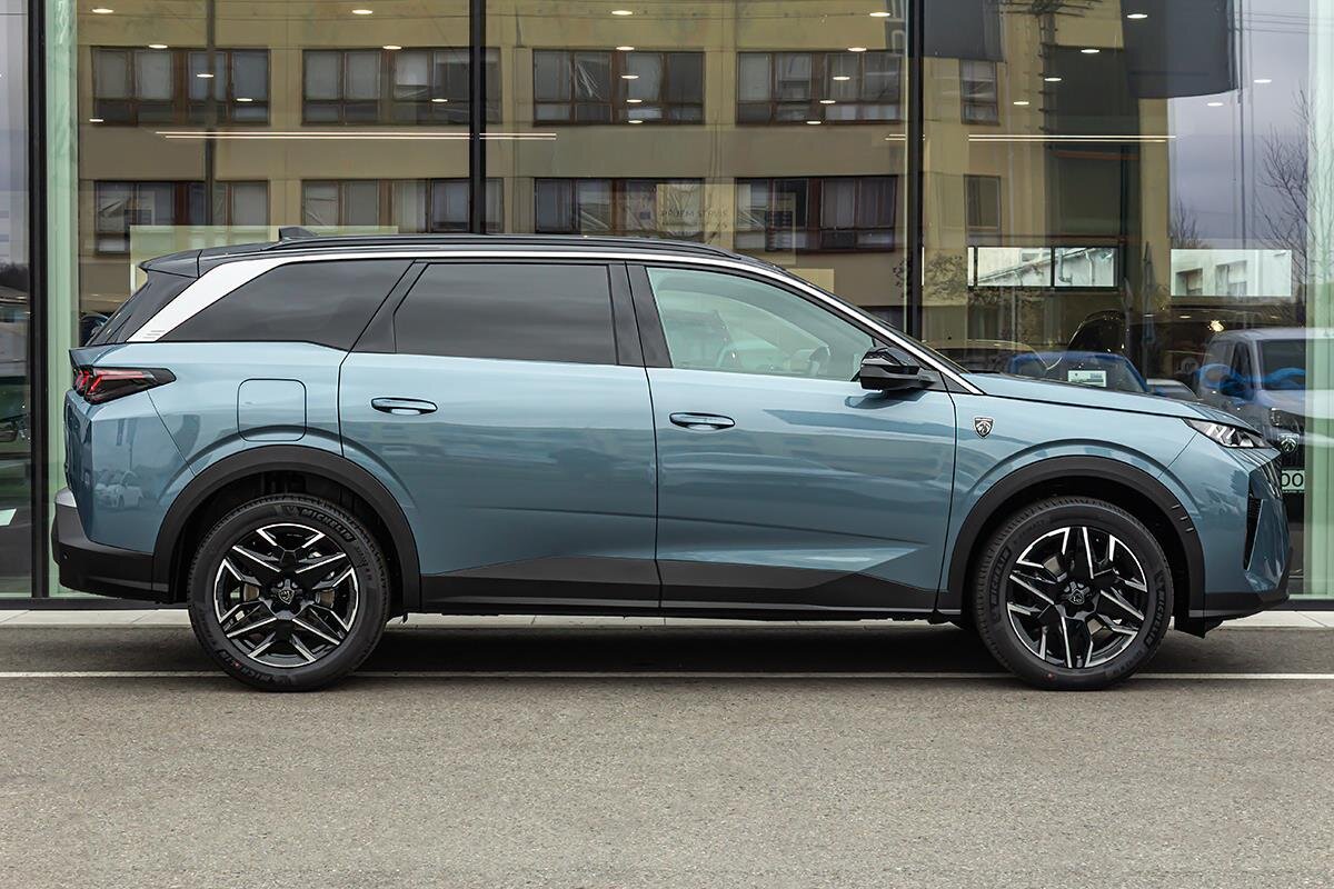 Peugeot 5008 SUV / Terénní 1,2 l 107 kw