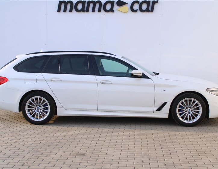 BMW Řada 5 Kombi 3,0 l 195 kw