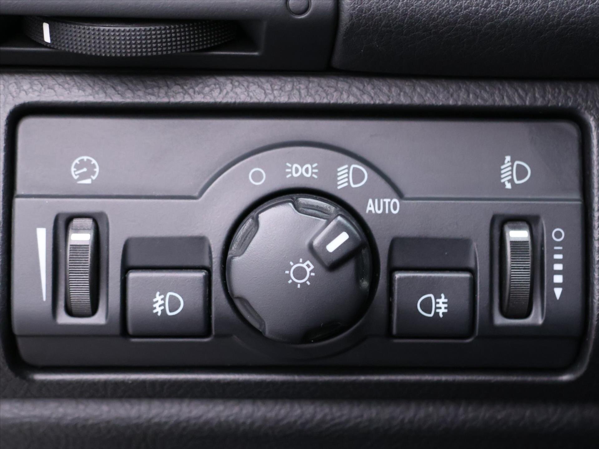 Land Rover Freelander SUV 2,2 l 140 kw