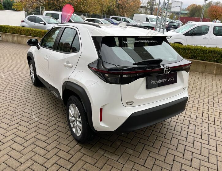 Toyota Yaris Cross 4