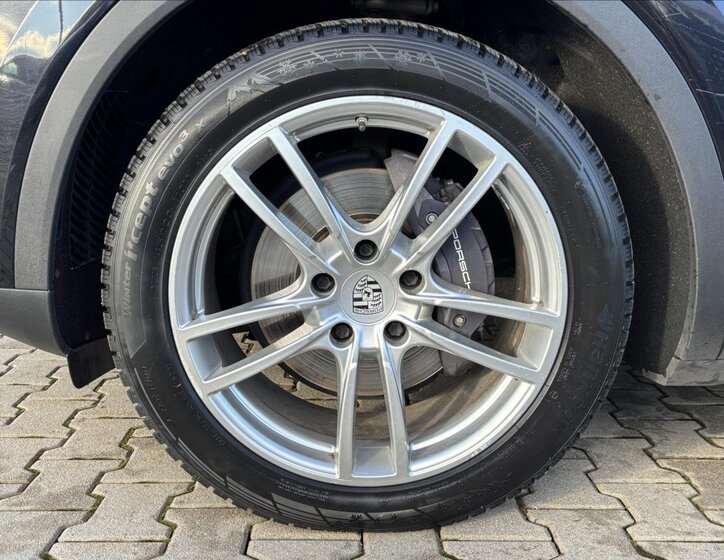 Porsche Cayenne SUV 3,0 l 250 kw