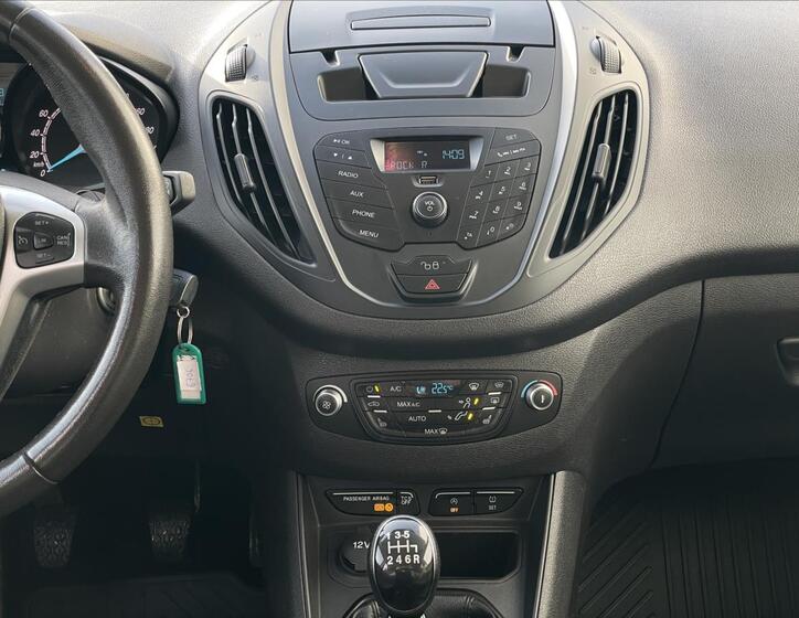 Ford Tourneo Courier 11