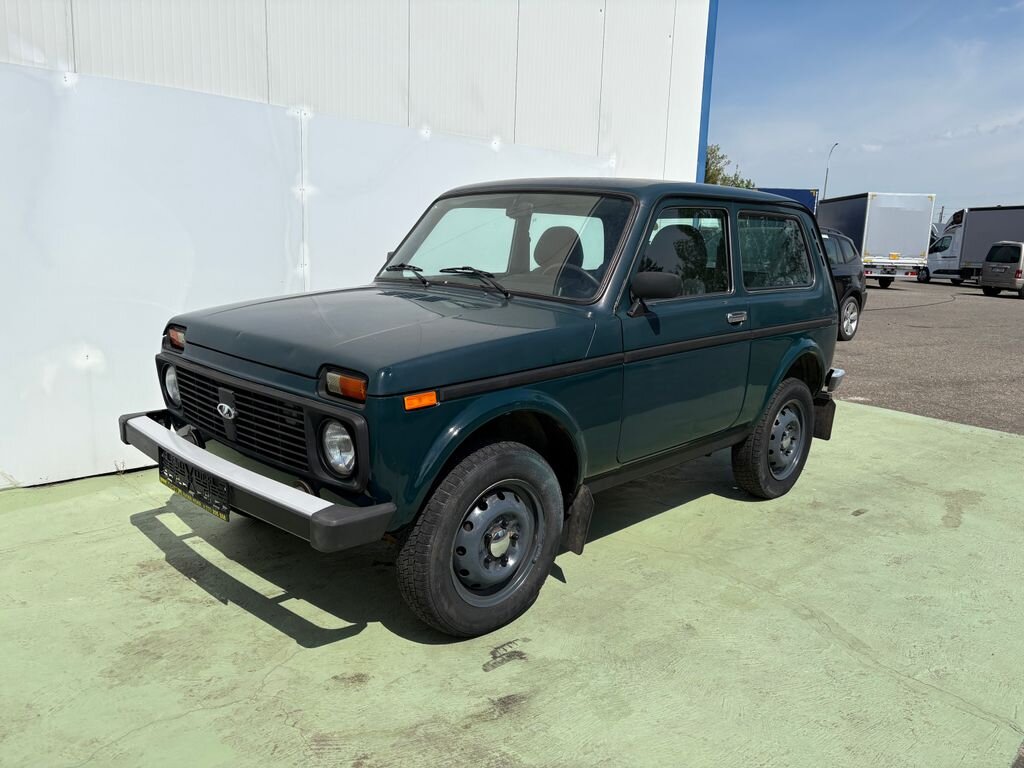 Lada Niva SUV / Terénní 1,7 l 60 kw