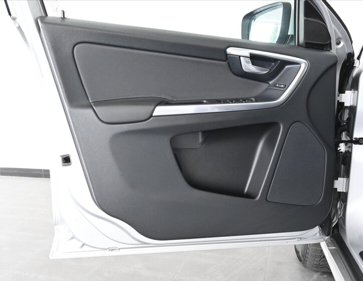 Volvo XC60 SUV / Terénní 2,4 l 133 kw