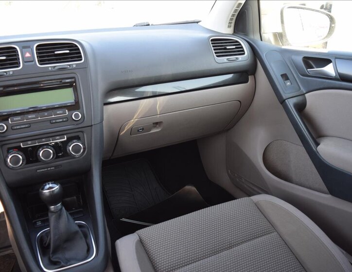 Volkswagen Golf Kombi 1,6 l 66 kw