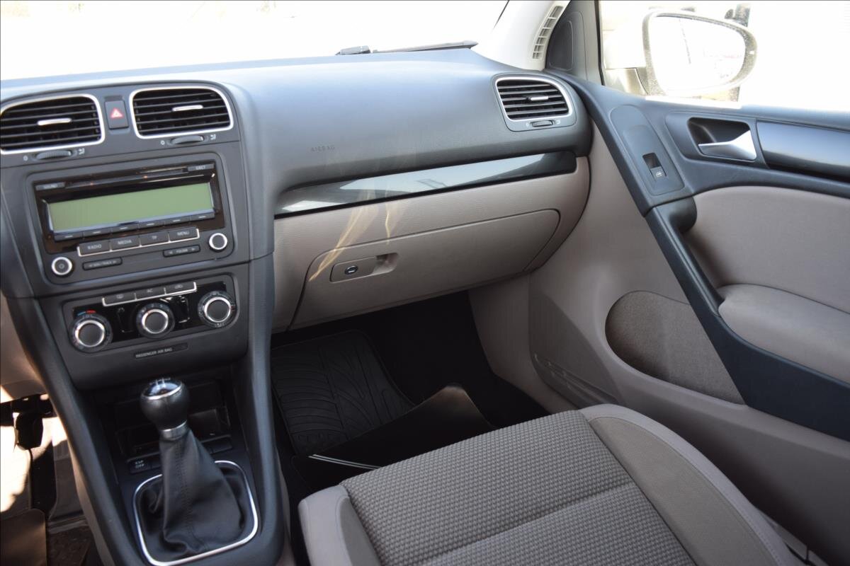 Volkswagen Golf Kombi 1,6 l 66 kw