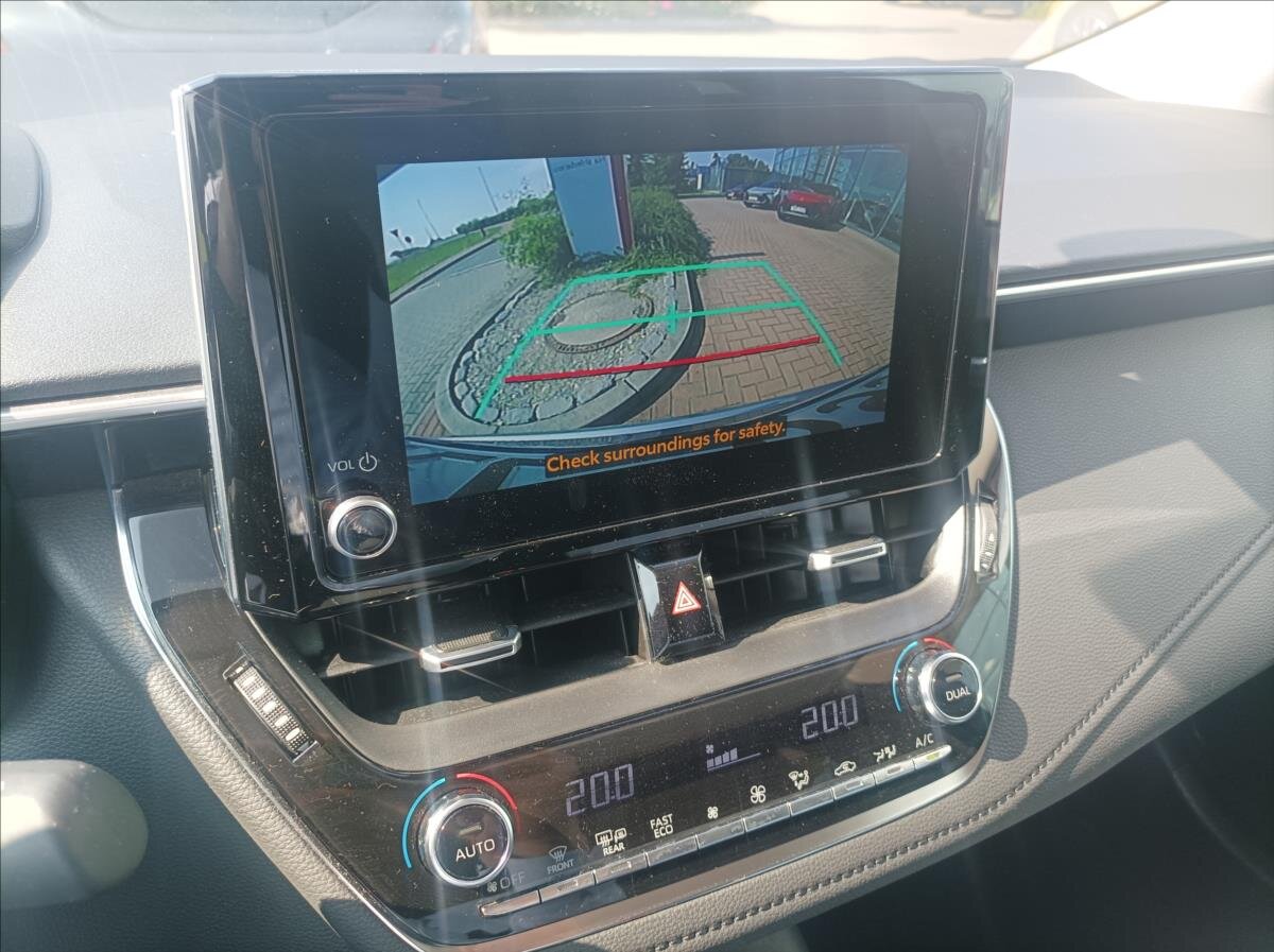 Toyota Corolla Sedan 1,5 l 92 kw