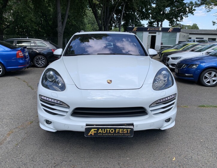 Porsche Cayenne 2