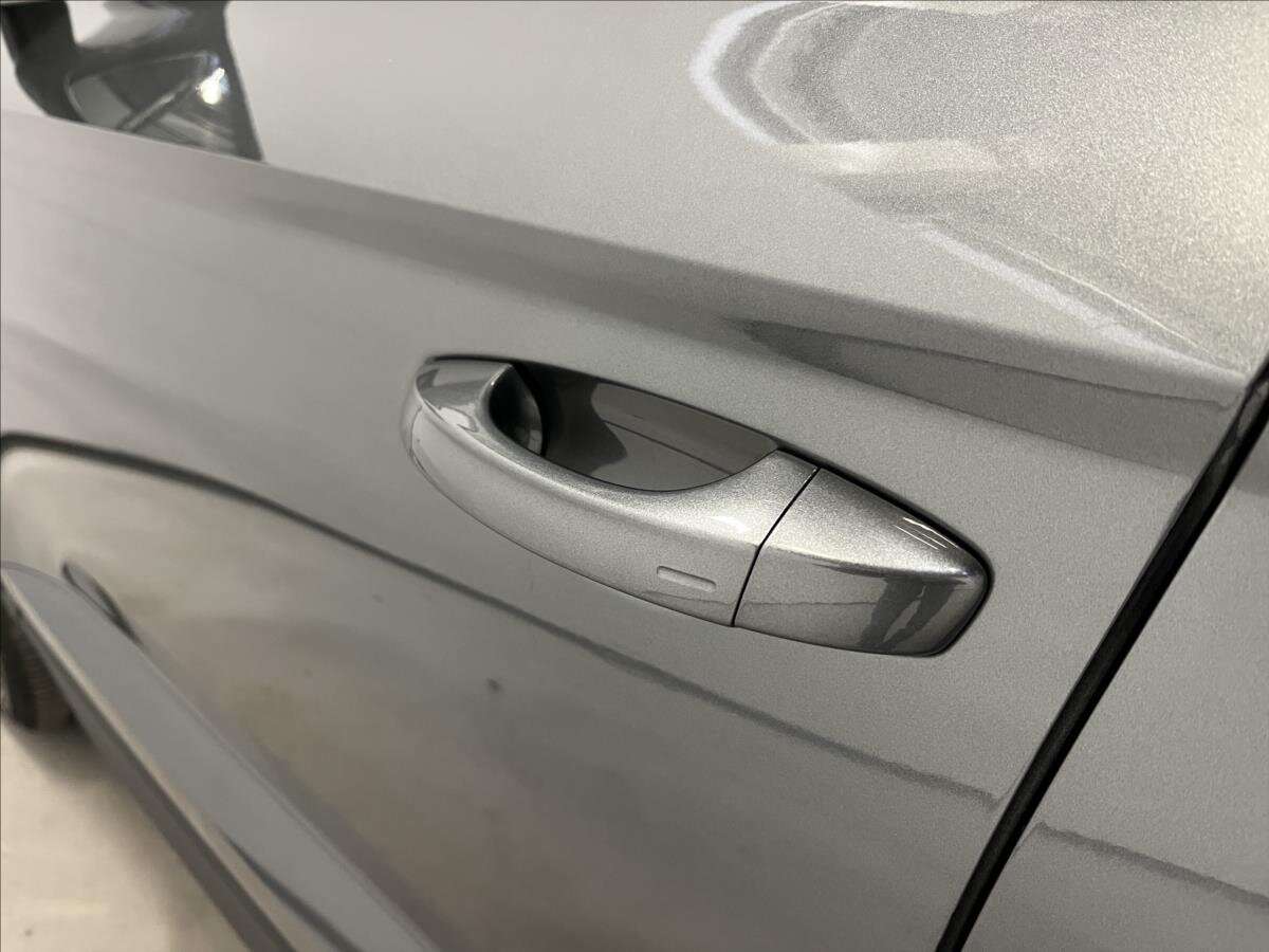 Škoda Karoq SUV 1,5 l 110 kw