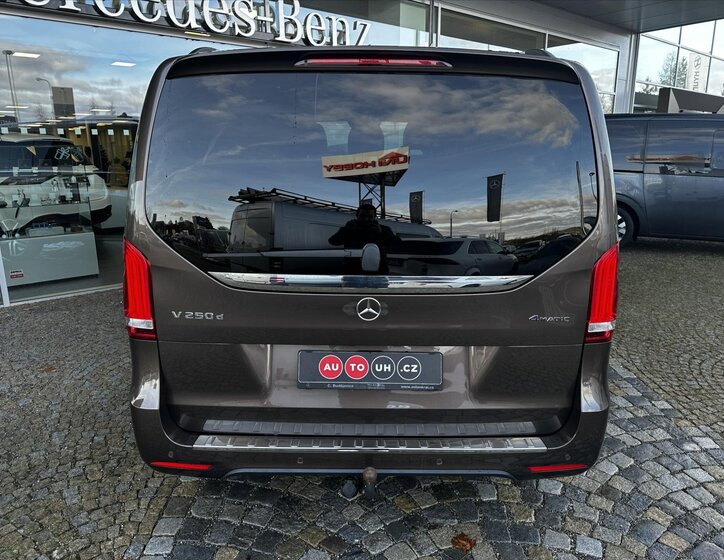 Mercedes-Benz Třídy V 22