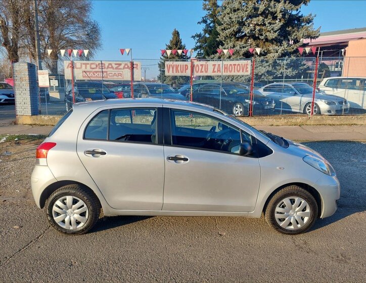 Toyota Yaris Hatchback 998,0 50 kw