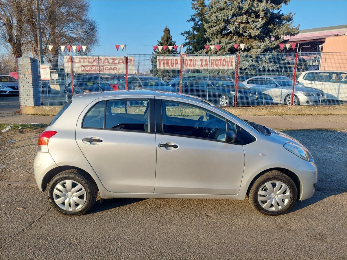 Toyota Yaris Hatchback 998,0 50 kw
