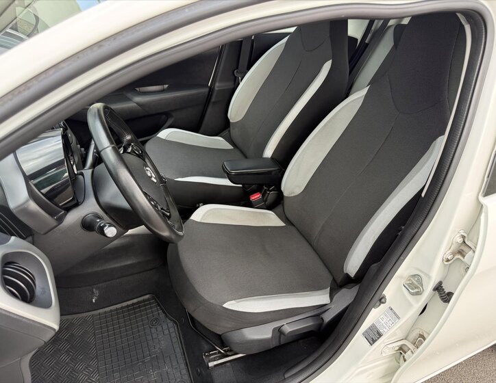 Toyota Aygo Hatchback 998,0 51 kw