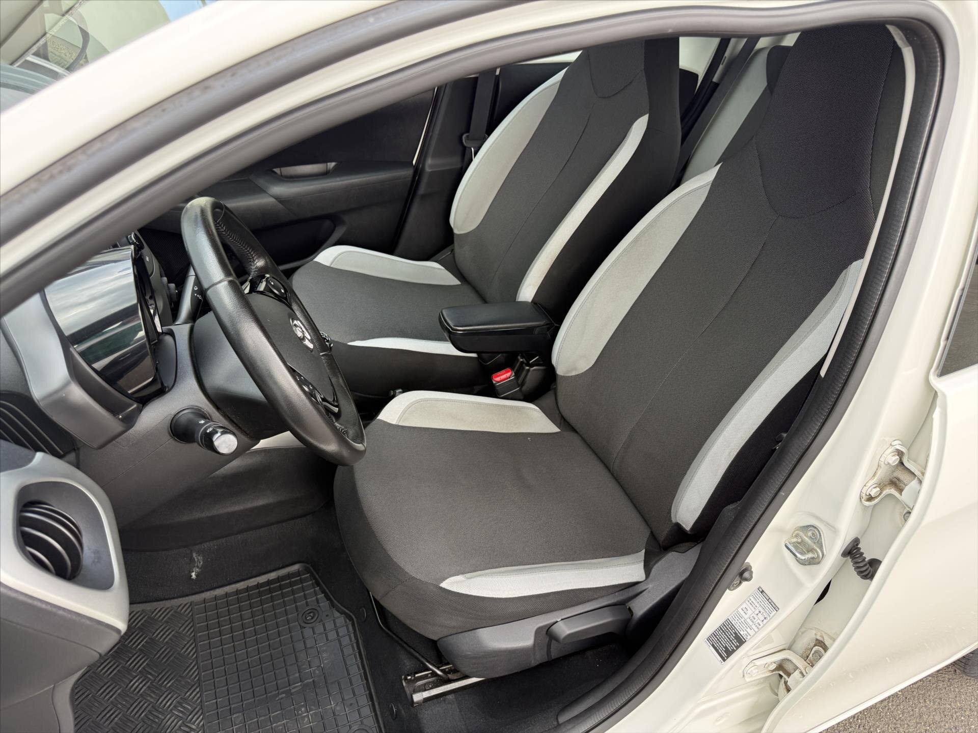 Toyota Aygo Hatchback 998,0 51 kw