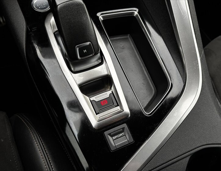 Peugeot 5008 SUV 2,0 l 130 kw