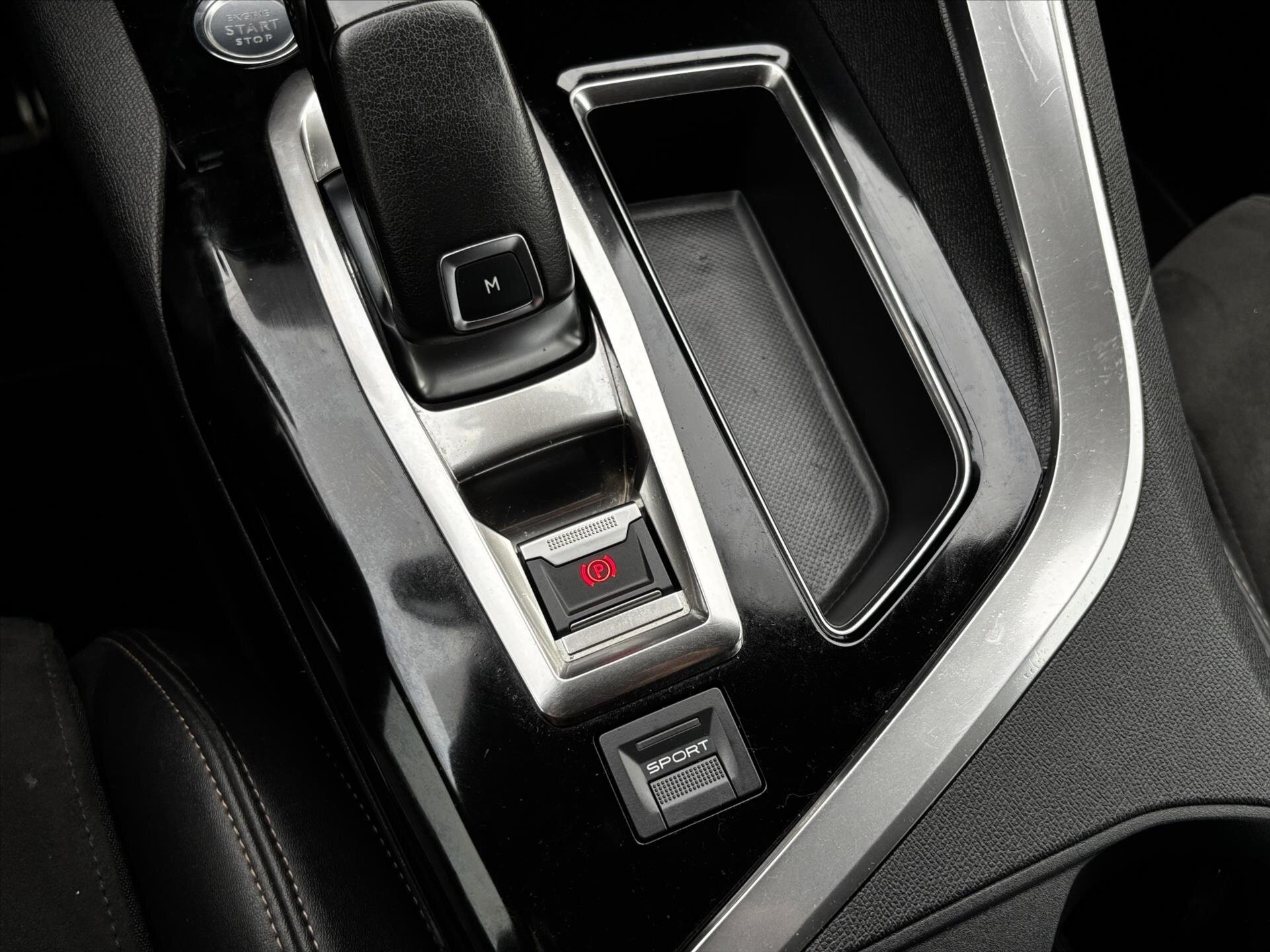 Peugeot 5008 SUV 2,0 l 130 kw