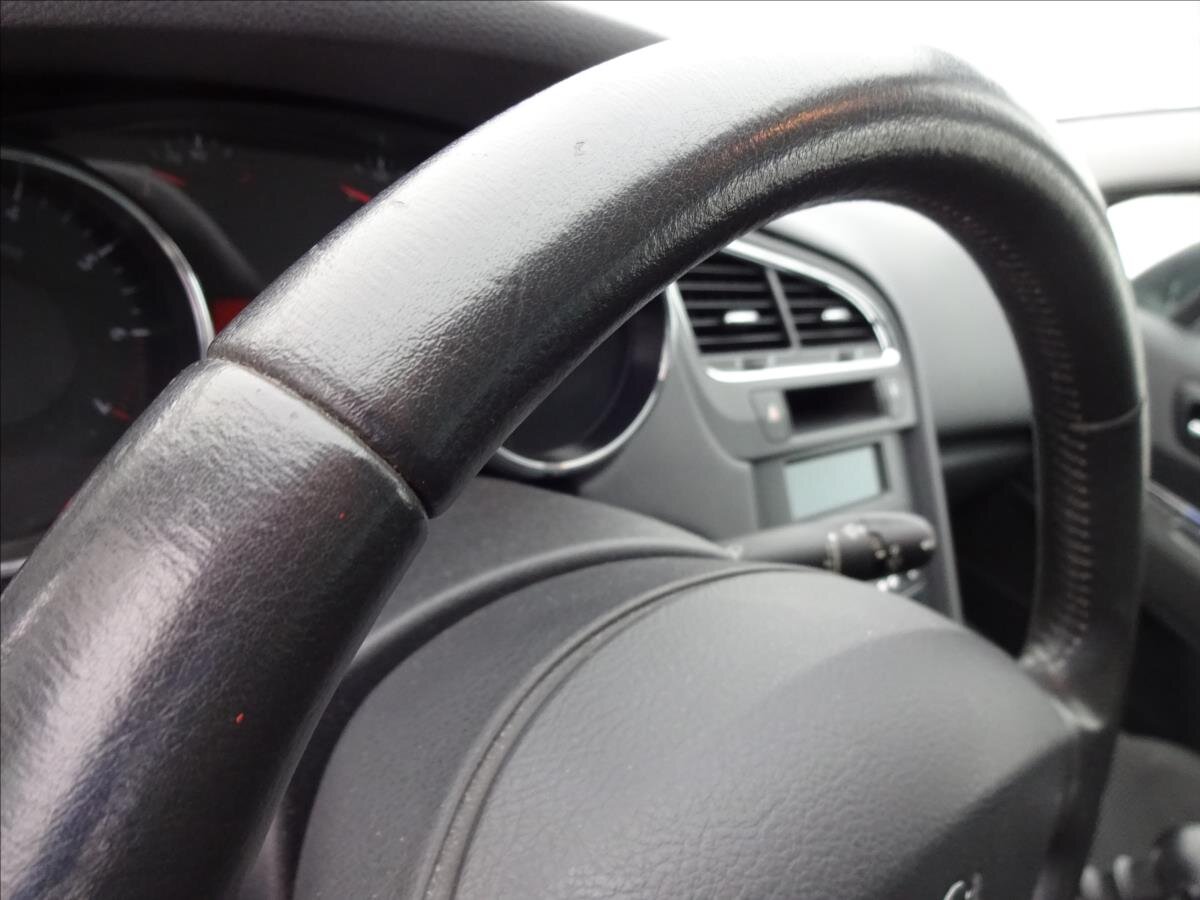 Peugeot 5008 MPV 1,6 l 115 kw