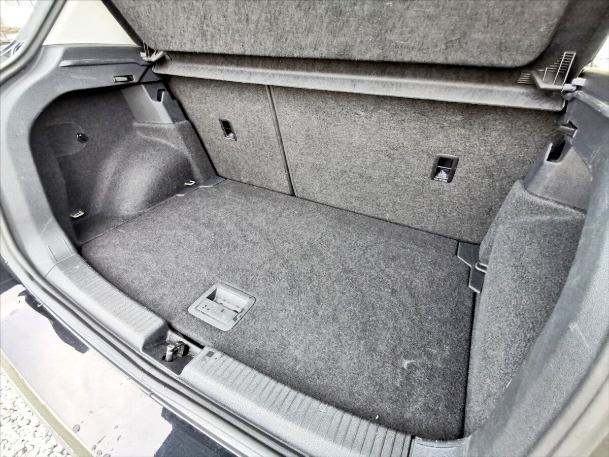 Volkswagen T-Cross Hatchback 999,0 81 kw