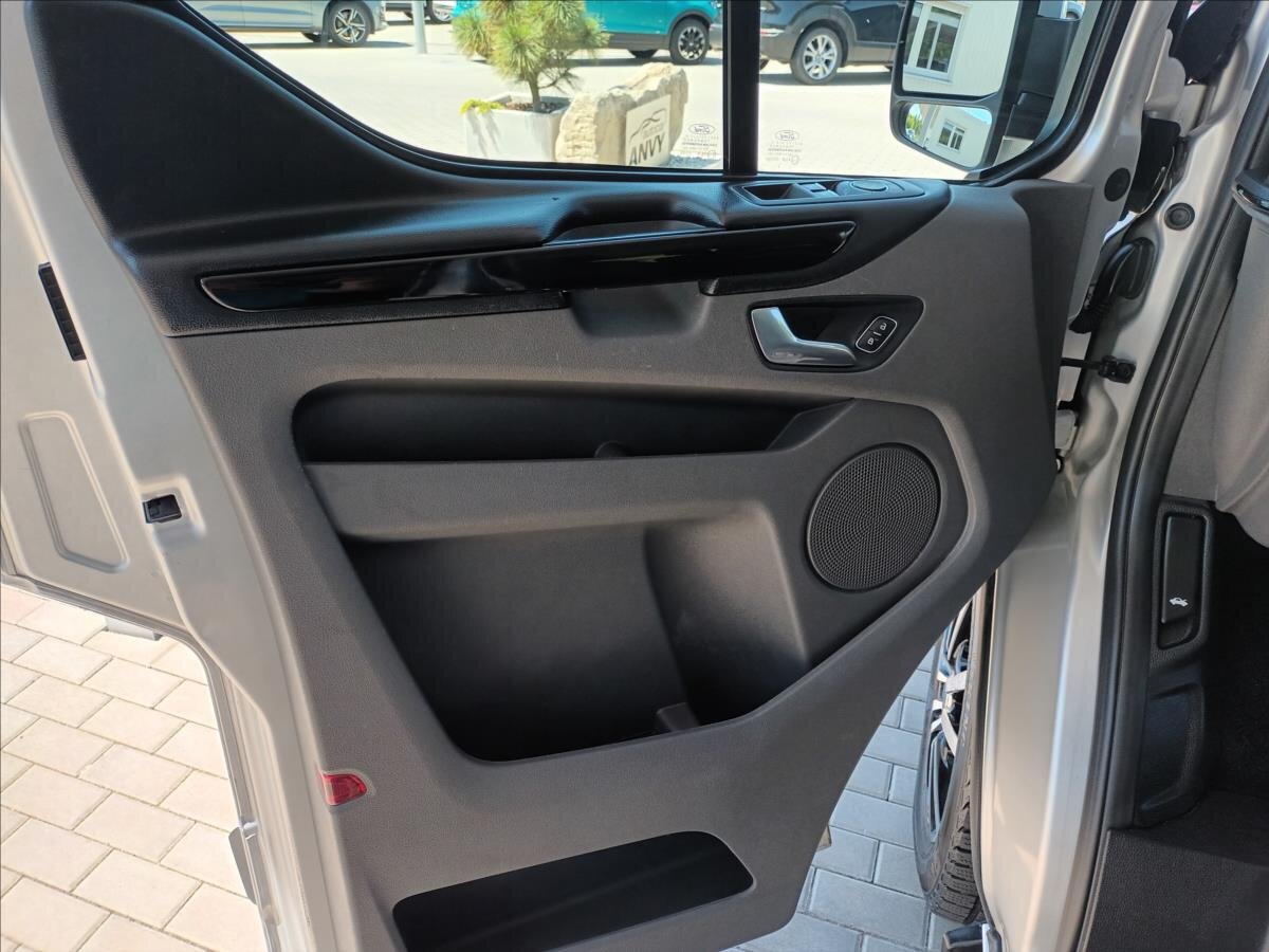 Ford Tourneo Custom VAN-Minibus 2,0 l 96 kw