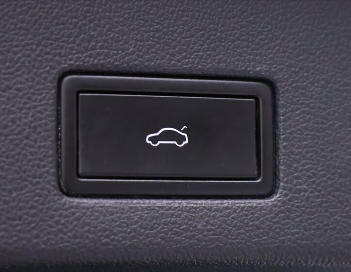 Volkswagen Touareg SUV / Terénní 3,0 l 170 kw