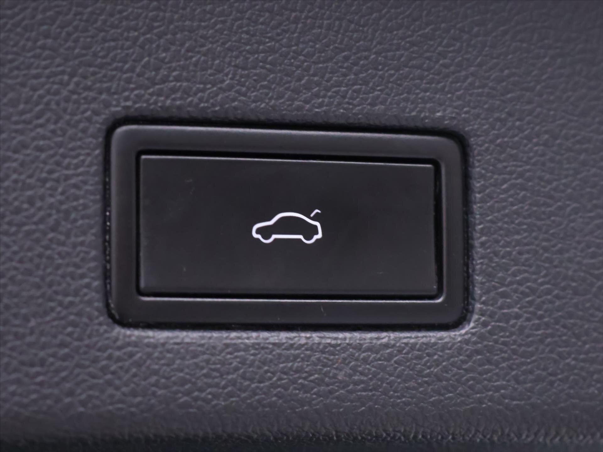 Volkswagen Touareg SUV / Terénní 3,0 l 170 kw