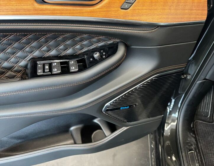 Jeep Grand Cherokee 10