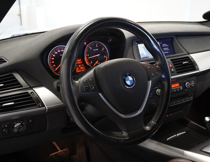 BMW X5 SUV 3,0 l 180 kw