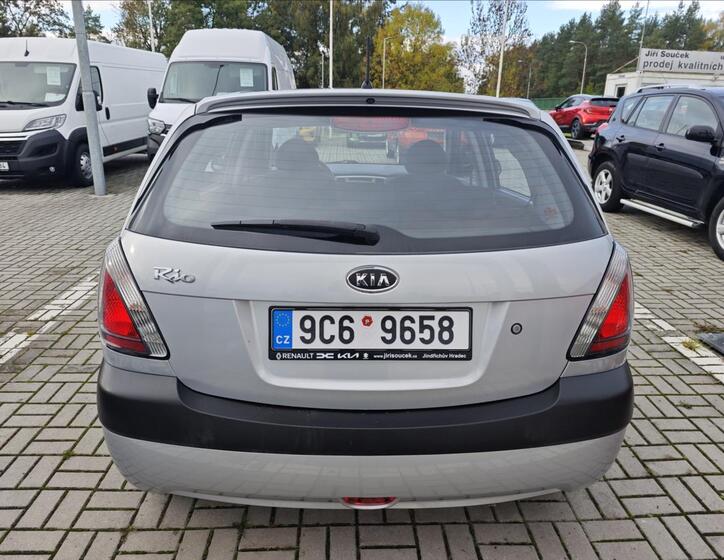 KIA Rio 5