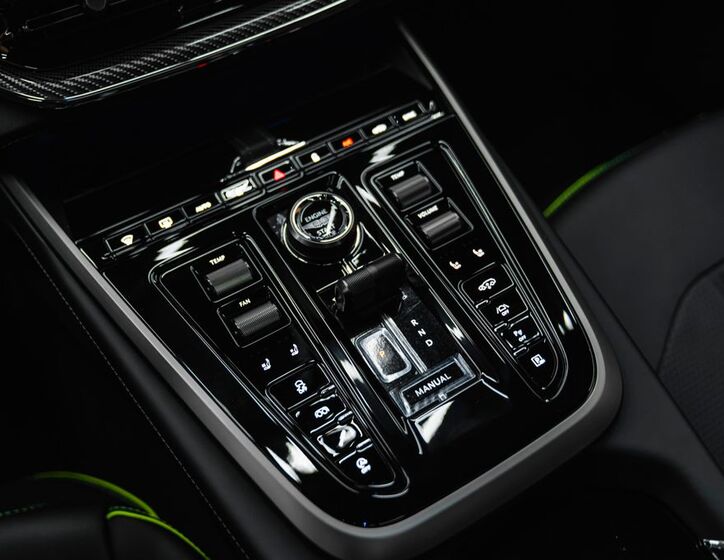 Aston Martin Ostatní 13