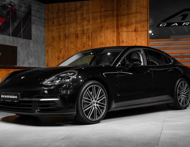 Porsche Panamera 1