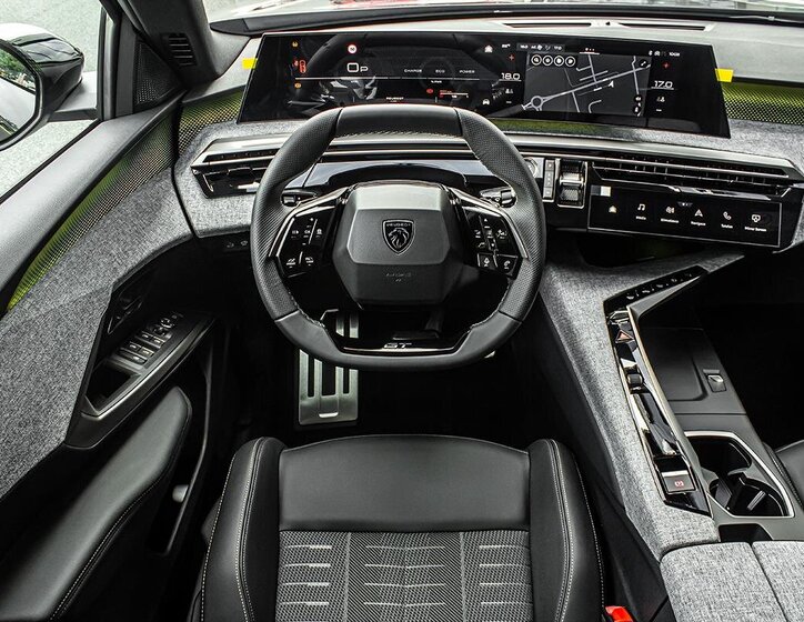 Peugeot 5008 SUV / Terénní 1,2 l 107 kw