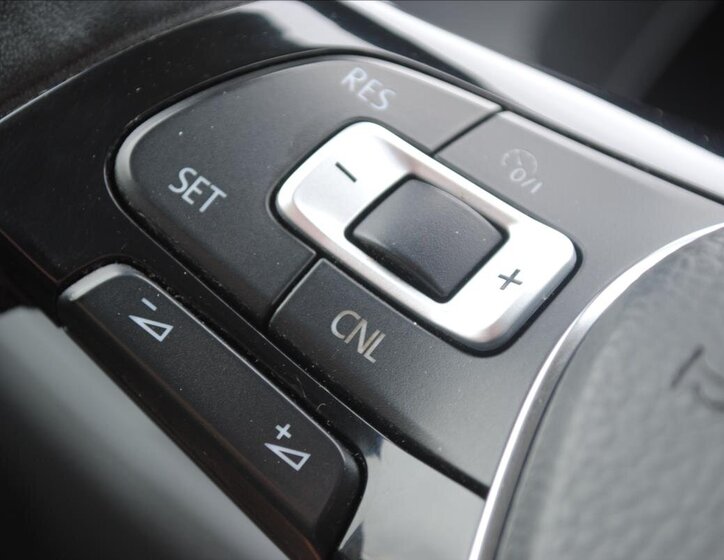 Volkswagen Caravelle 16