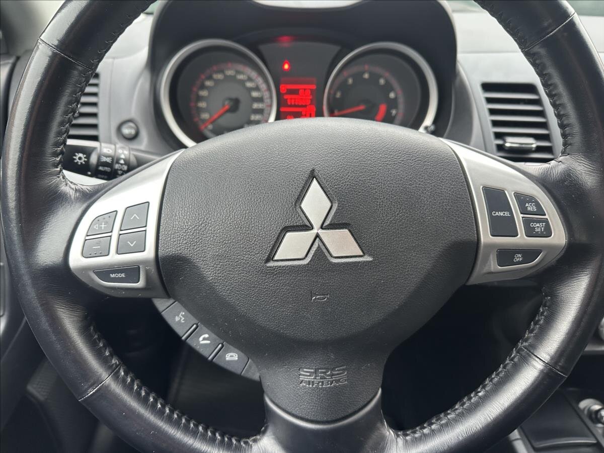 Mitsubishi Lancer Sedan 1,8 l 105 kw