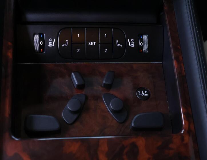 Bentley Continental Flying Spur 36