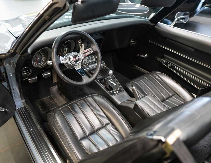 Chevrolet Corvette 11