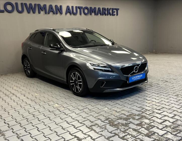 Volvo V40 13