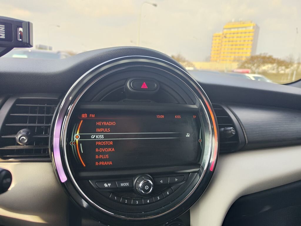 Mini Cooper Hatchback 1,5 l 85 kw